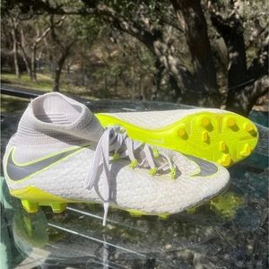 Nike hypervenom soccer cleats